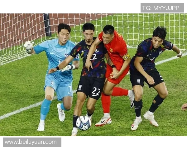 广州足球队团队协作引发热议球迷对战术配合与球员表现的不同看法