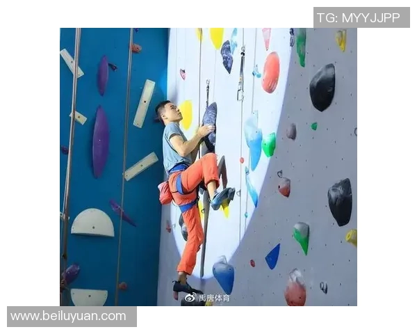 成都攀岩队的防守策略解析与攀岩热点的深度探讨