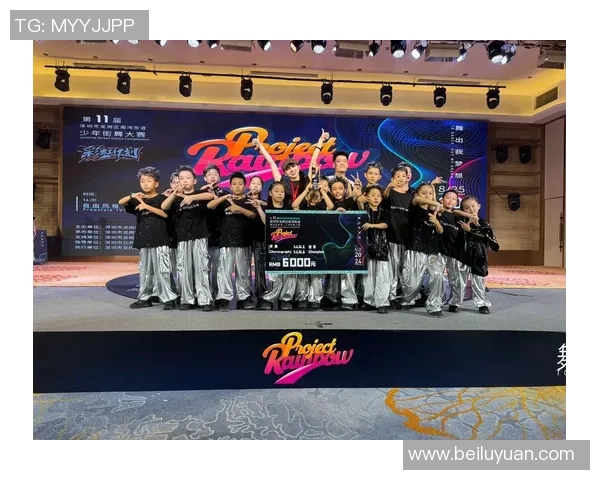 街舞热潮来袭深入深圳街舞队的训练与表演状态揭秘 街舞热潮来袭深入深圳街舞队的训练与表演状态揭秘