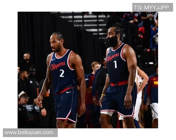 快船与火箭首战激烈对决球迷期待精彩瞬间与战术较量