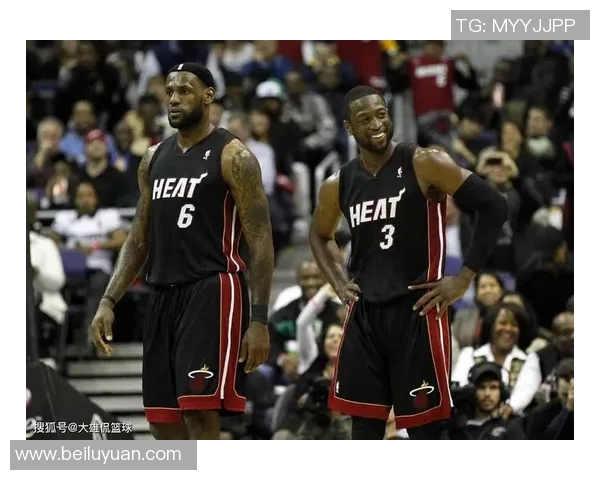 韦德2006年辉煌表现与詹姆斯巅峰对决的篮球传奇之路 韦德2006年辉煌表现与詹姆斯巅峰对决的篮球传奇之路