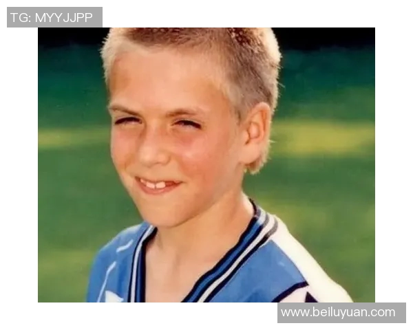 孙兴O的足球传奇之路：从青涩少年到世界巨星的成长故事