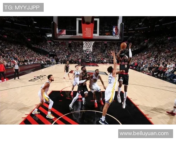 精彩回放：VS开拓者全场比赛精彩瞬间重温与分析