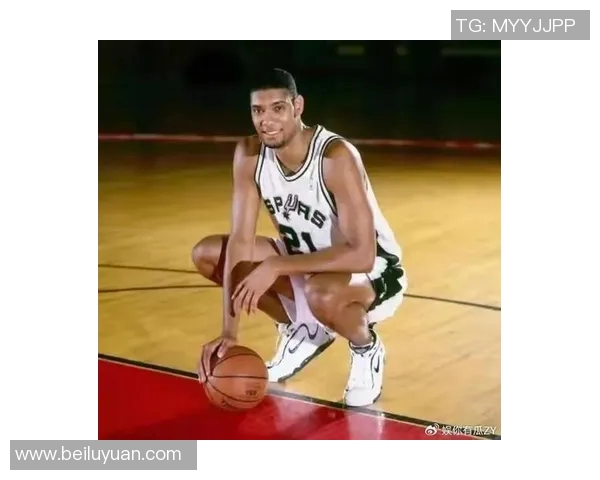 邓肯与鲨鱼的季后赛对决回顾:传奇球星的巅峰对抗与精彩瞬间 邓肯与鲨鱼的季后赛对决回顾:传奇球星的巅峰对抗与精彩瞬间