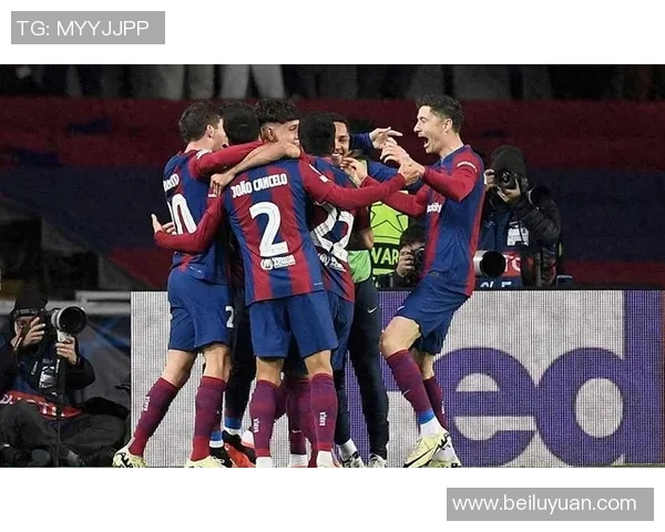 莱万回归诺坎普为巴萨进球拜仁球迷怒斥其背叛与忘恩负义