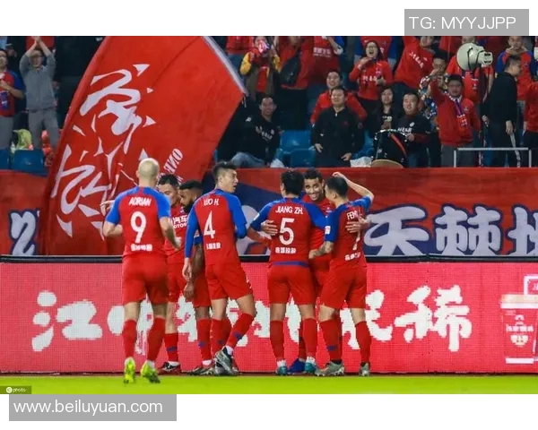 重庆斯威主场迎战申花期待精彩对决两队争夺积分势必火花四溅